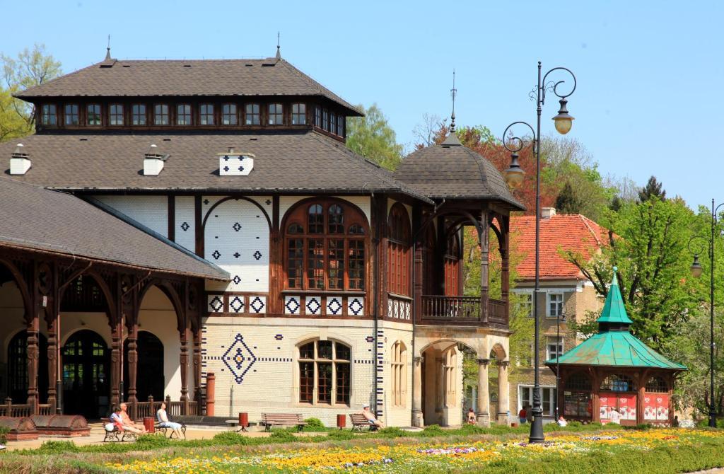 Hotel Camelot Szczawno-Zdroj Buitenkant foto