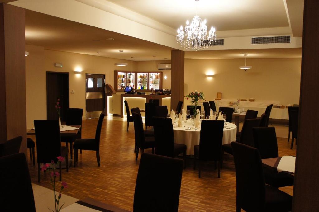 Hotel Camelot Szczawno-Zdroj Buitenkant foto