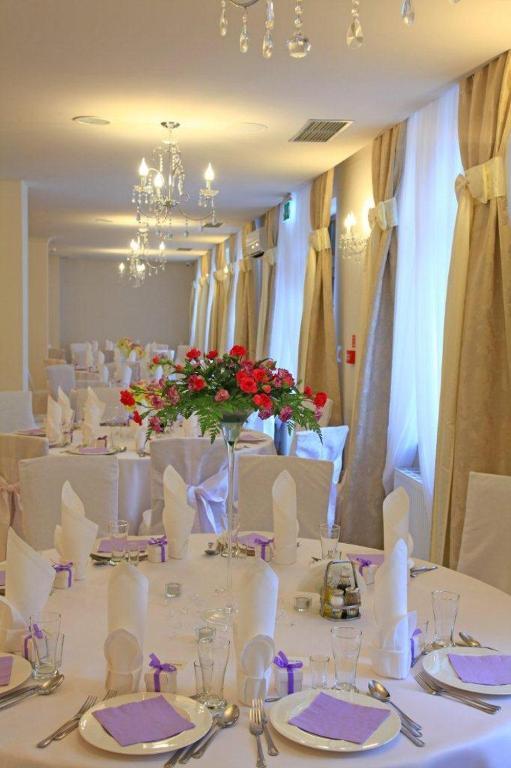 Hotel Camelot Szczawno-Zdroj Buitenkant foto