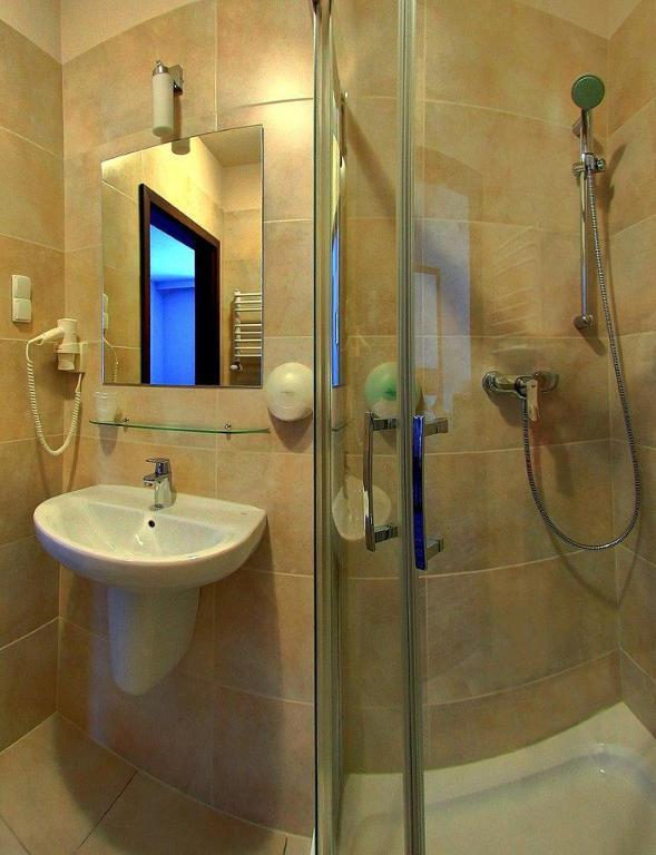 Hotel Camelot Szczawno-Zdroj Kamer foto