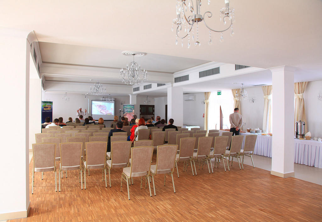 Hotel Camelot Szczawno-Zdroj Buitenkant foto